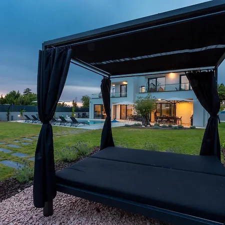 5 Star Luxury Villa78 Vila *