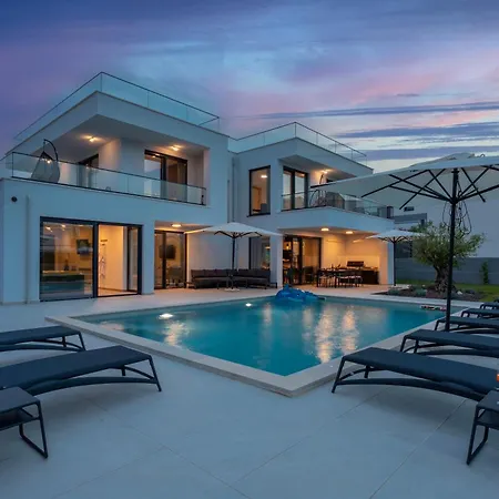 5 Star Luxury Villa78