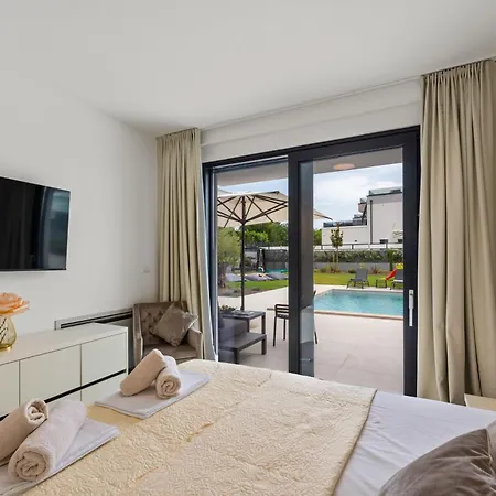 5 Star Luxury Villa78 * Banjole