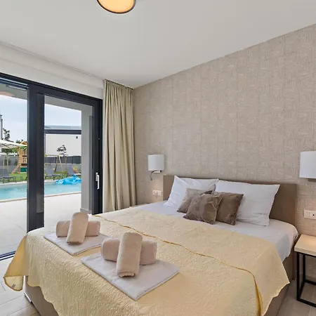 5 Star Luxury Villa78 Vila