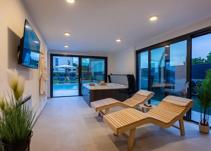 5 Star Luxury Villa78 * Banjole