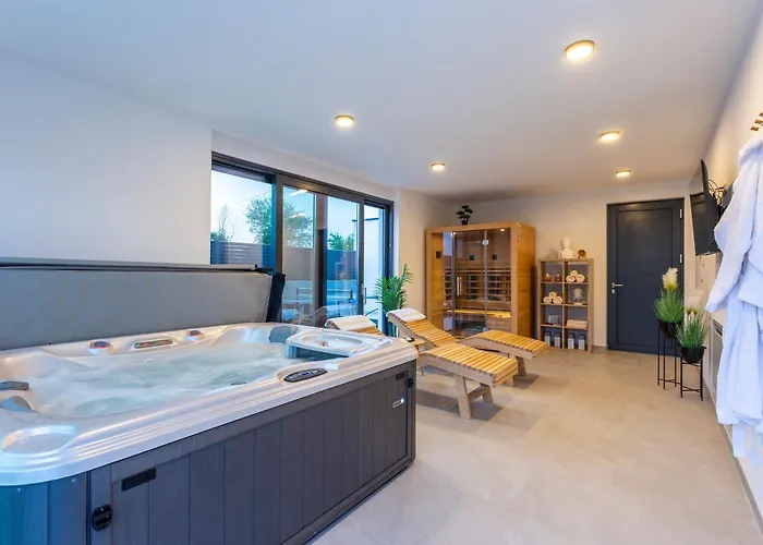 5 Star Luxury Villa78 *