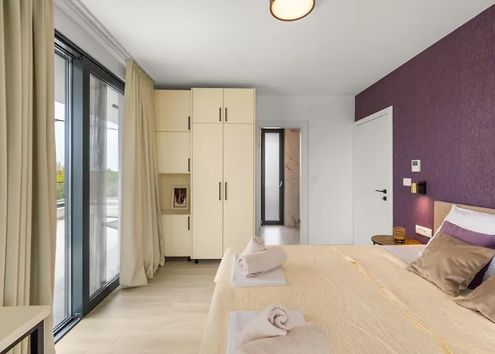 5 Star Luxury Villa78 Banjole