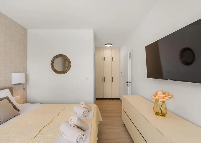 5 Star Luxury Villa78 Banjole