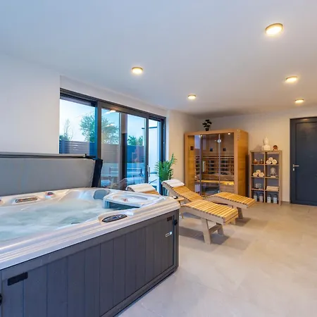 5 Star Luxury Villa78 *