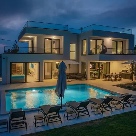 5 Star Luxury Villa78 Banjole